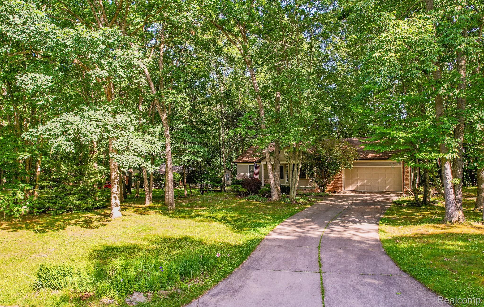 8507 Pineview Lake Drive