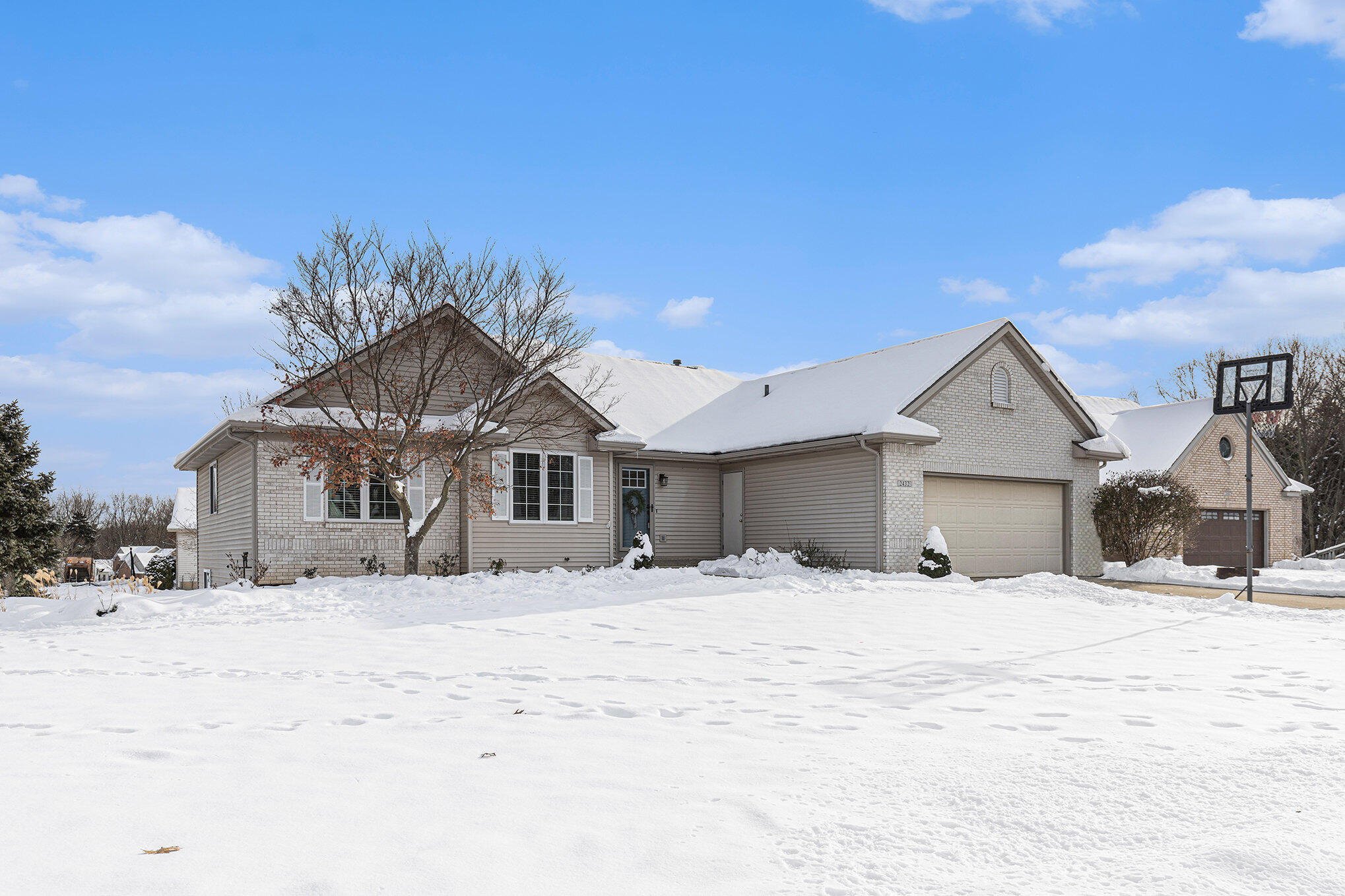 2432 Eastwinde Court NW