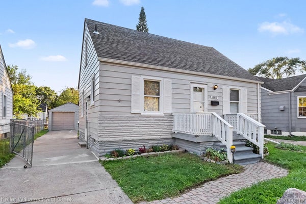 19396 ELKHART ST, HARPER WOODS, MI 48225 - Image a40c5a6dfbf3904c29d58b25764ee2e2/785089809