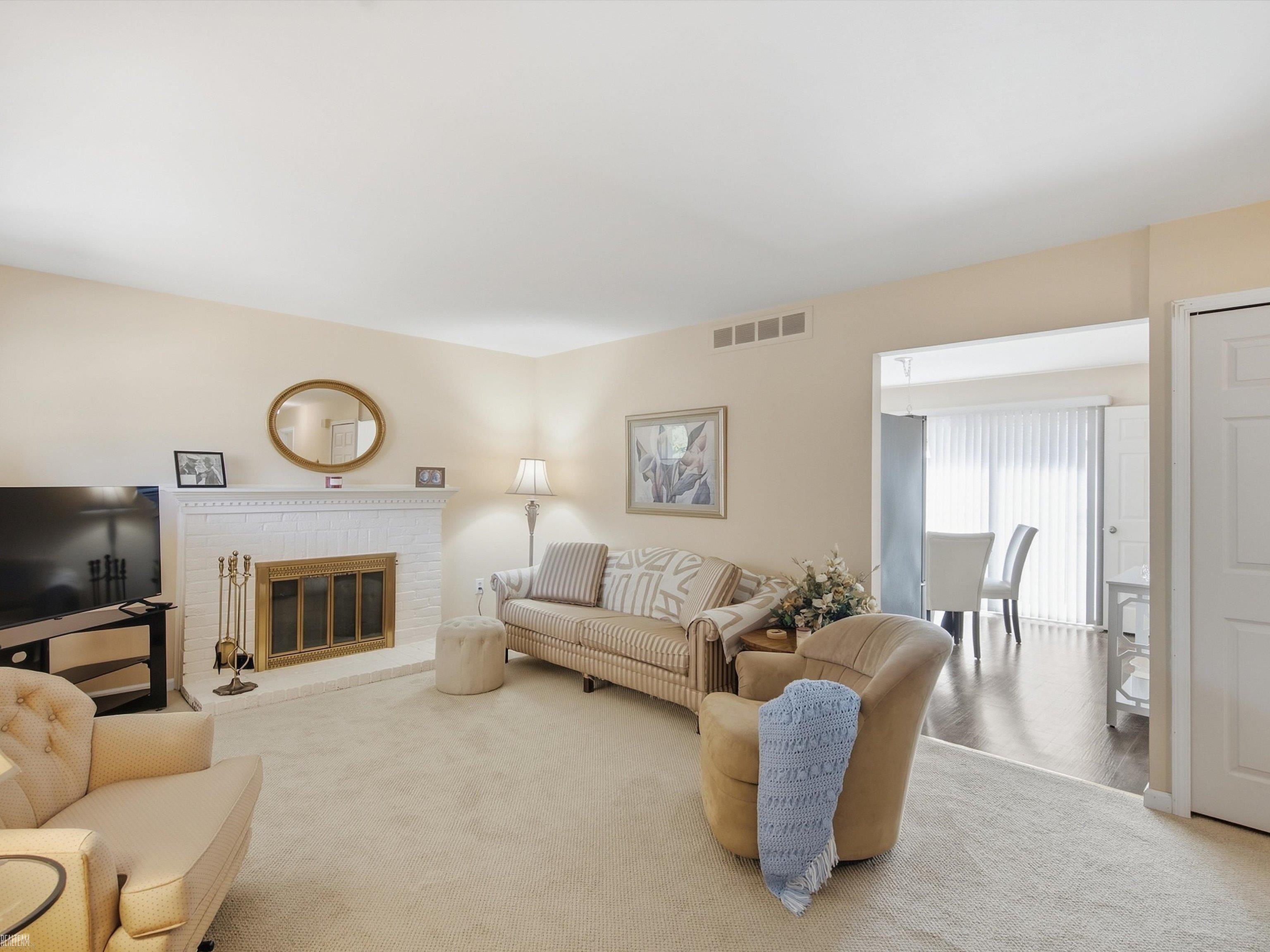 2982 Roundtree Drive