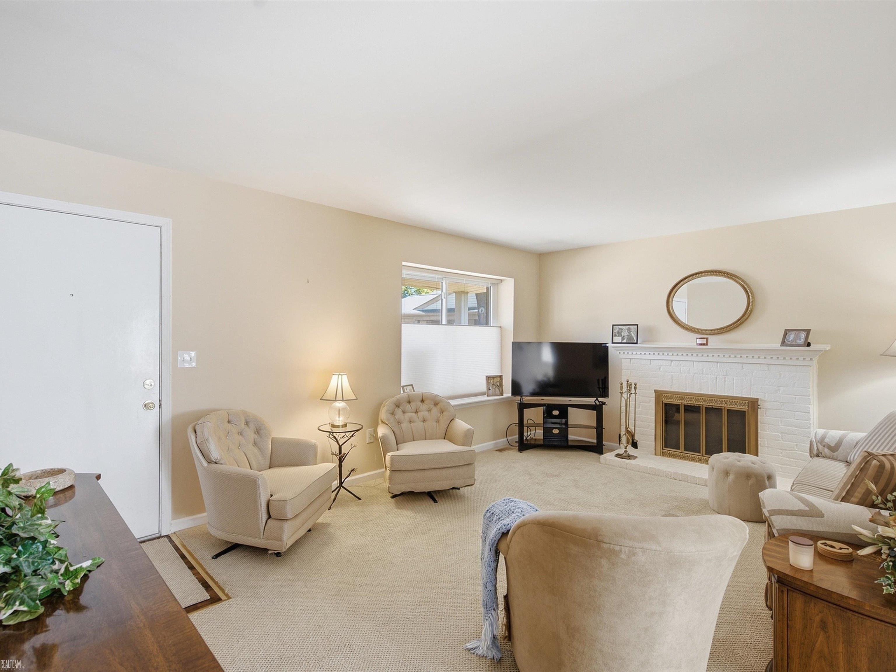 2982 Roundtree Drive