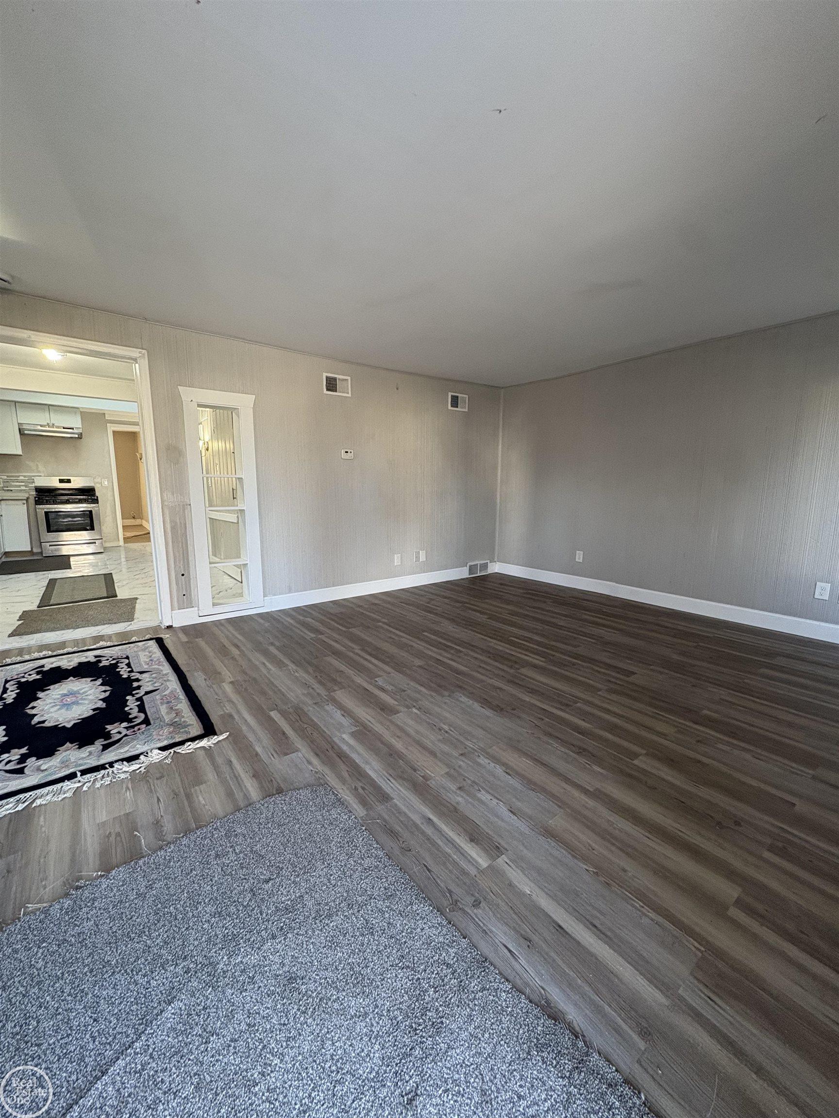 21700 Elizabeth Street