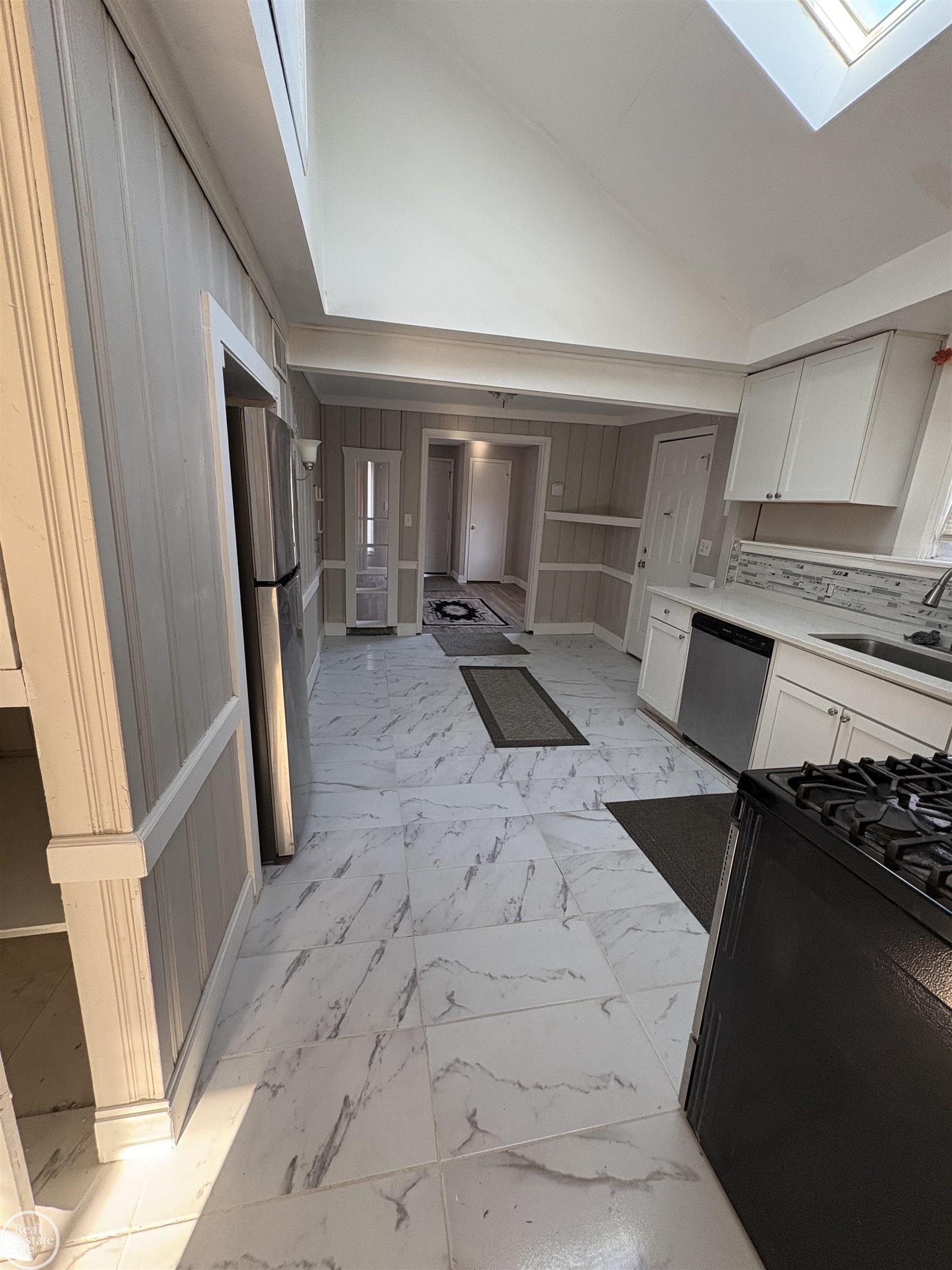 21700 Elizabeth Street