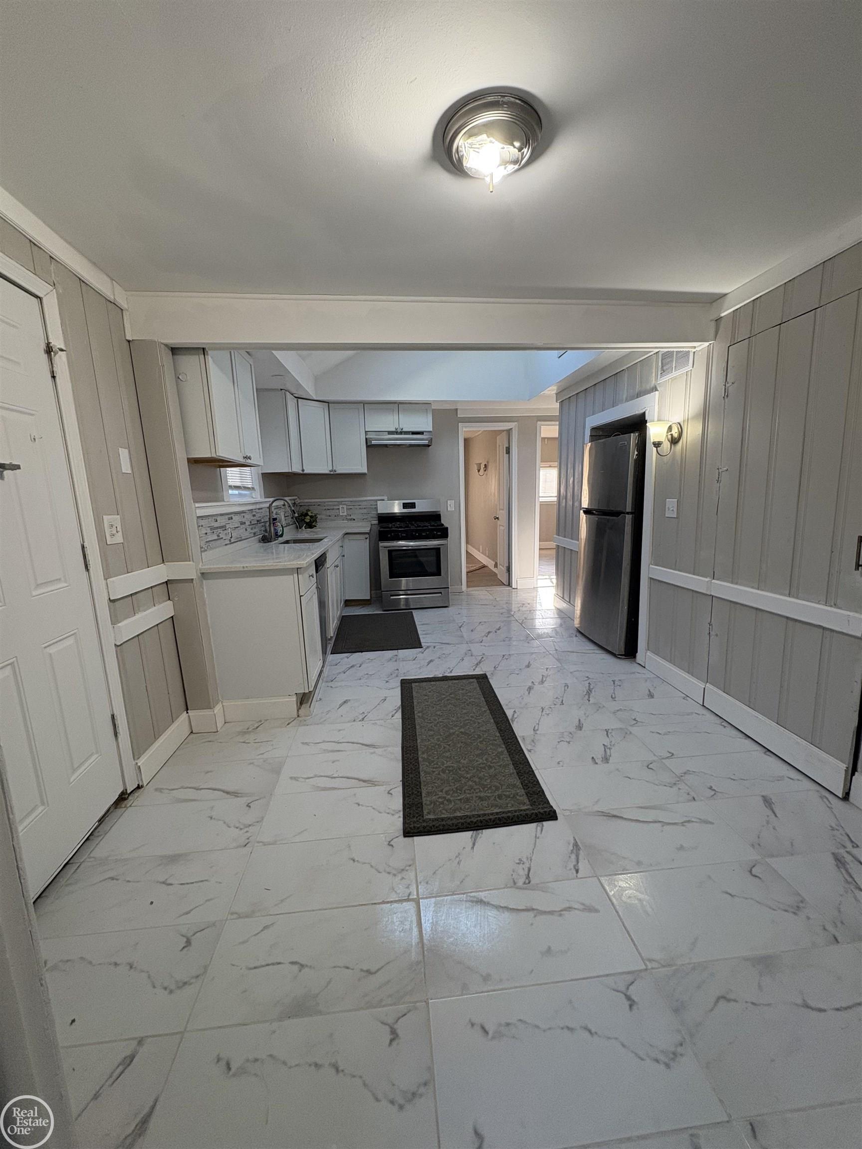 21700 Elizabeth Street