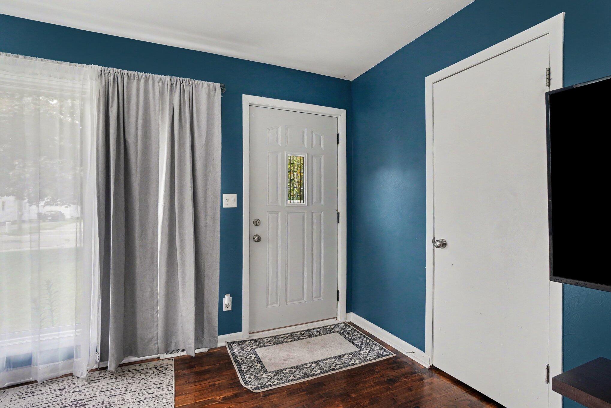 319 W North Street