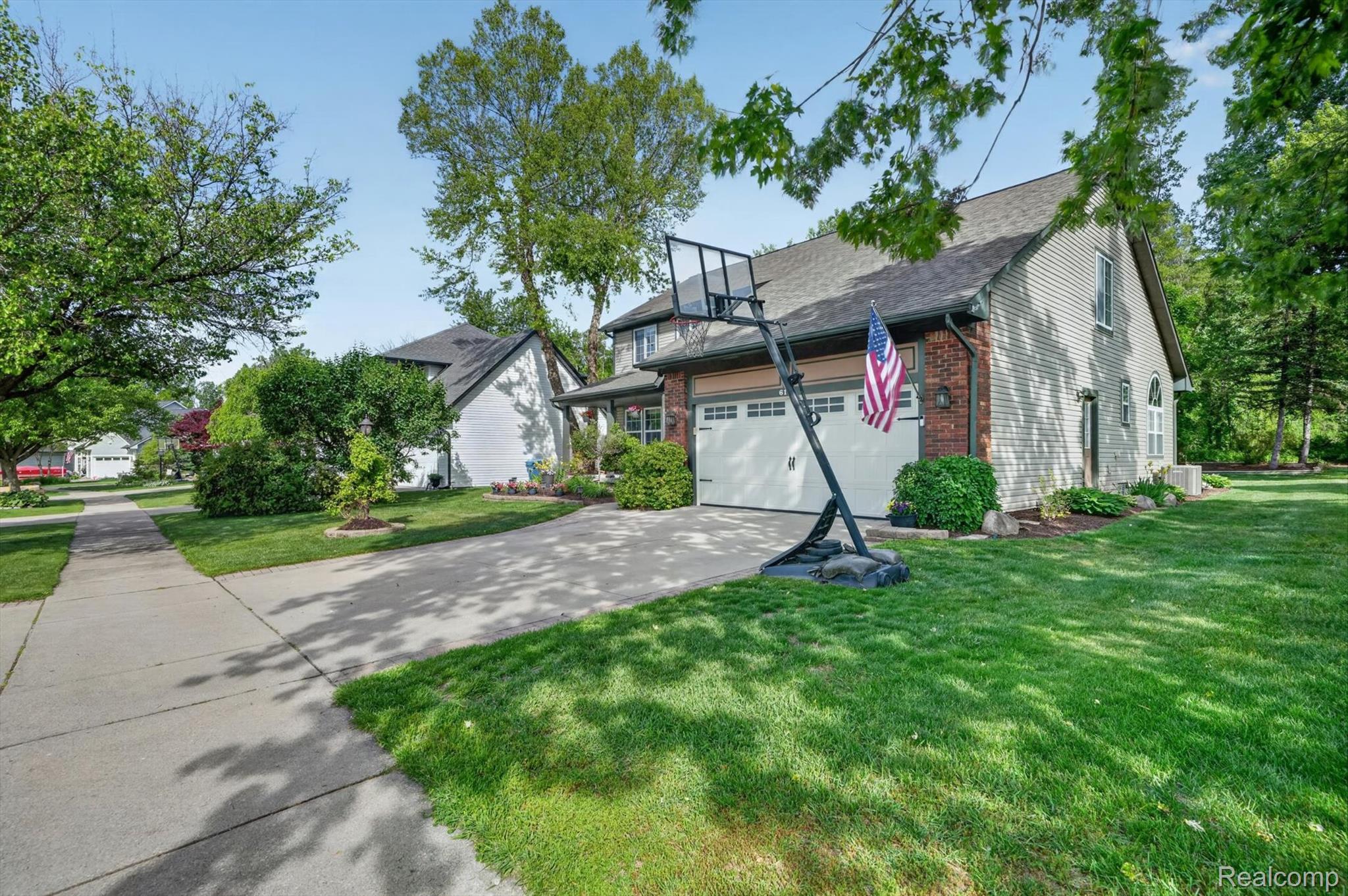611 THORNEHILL Trail