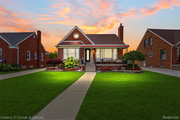 6233 OAKMAN BLVD, DEARBORN, MI 48126 - Image a41a5d979b18a1bdb36f6ac4b2864d0f/1910608314