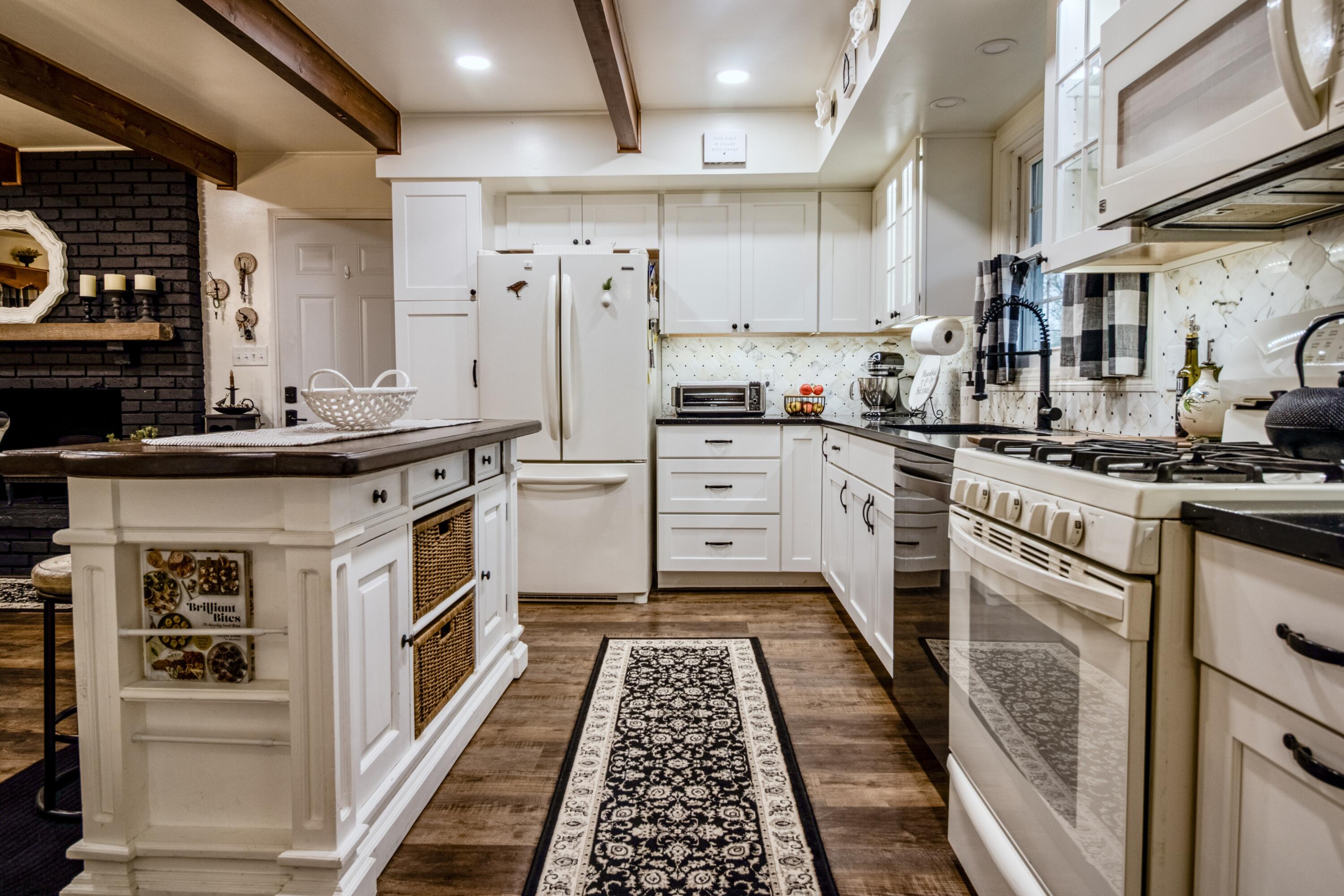 3129 Happy Valley Road