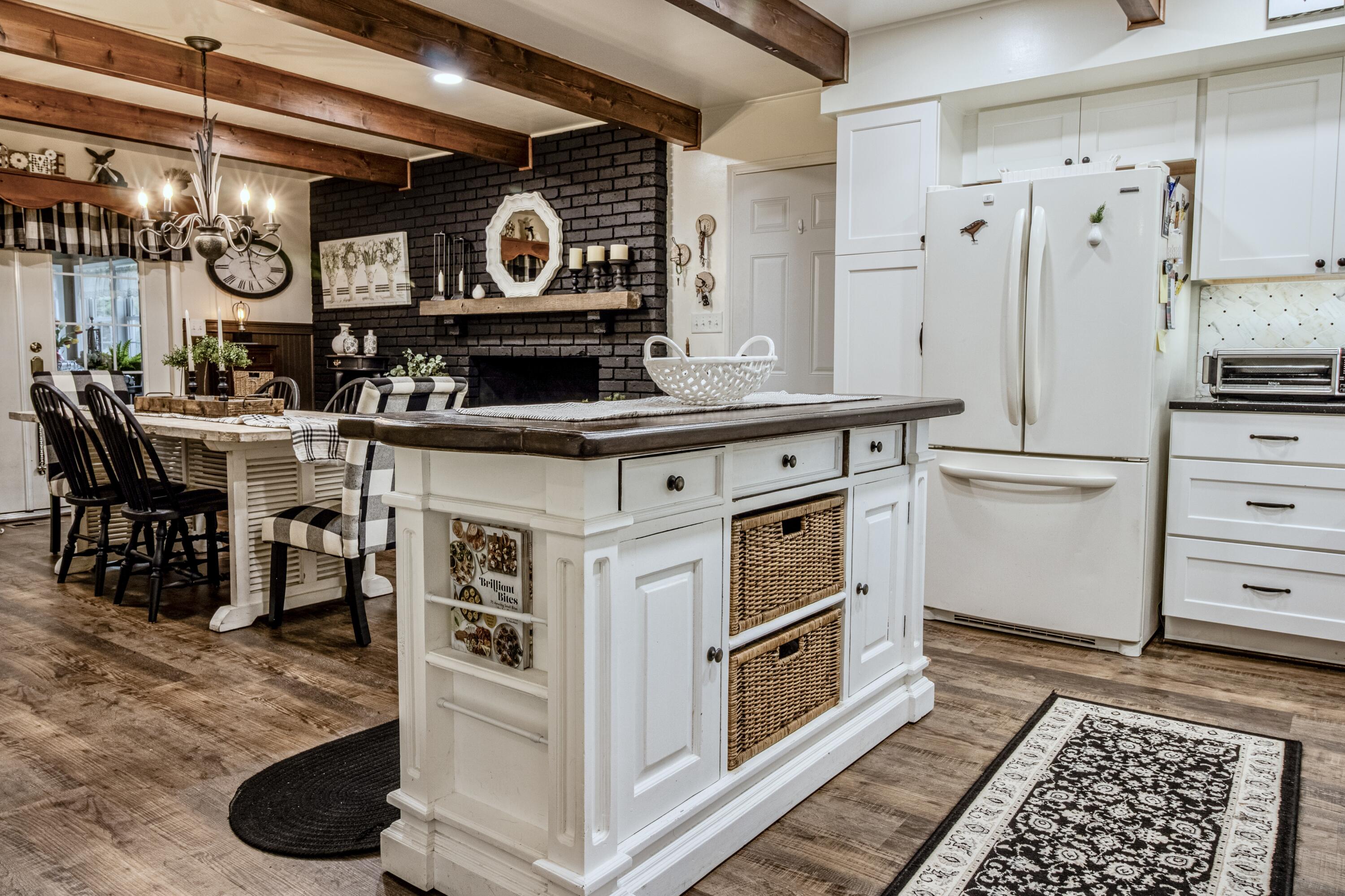 3129 Happy Valley Road