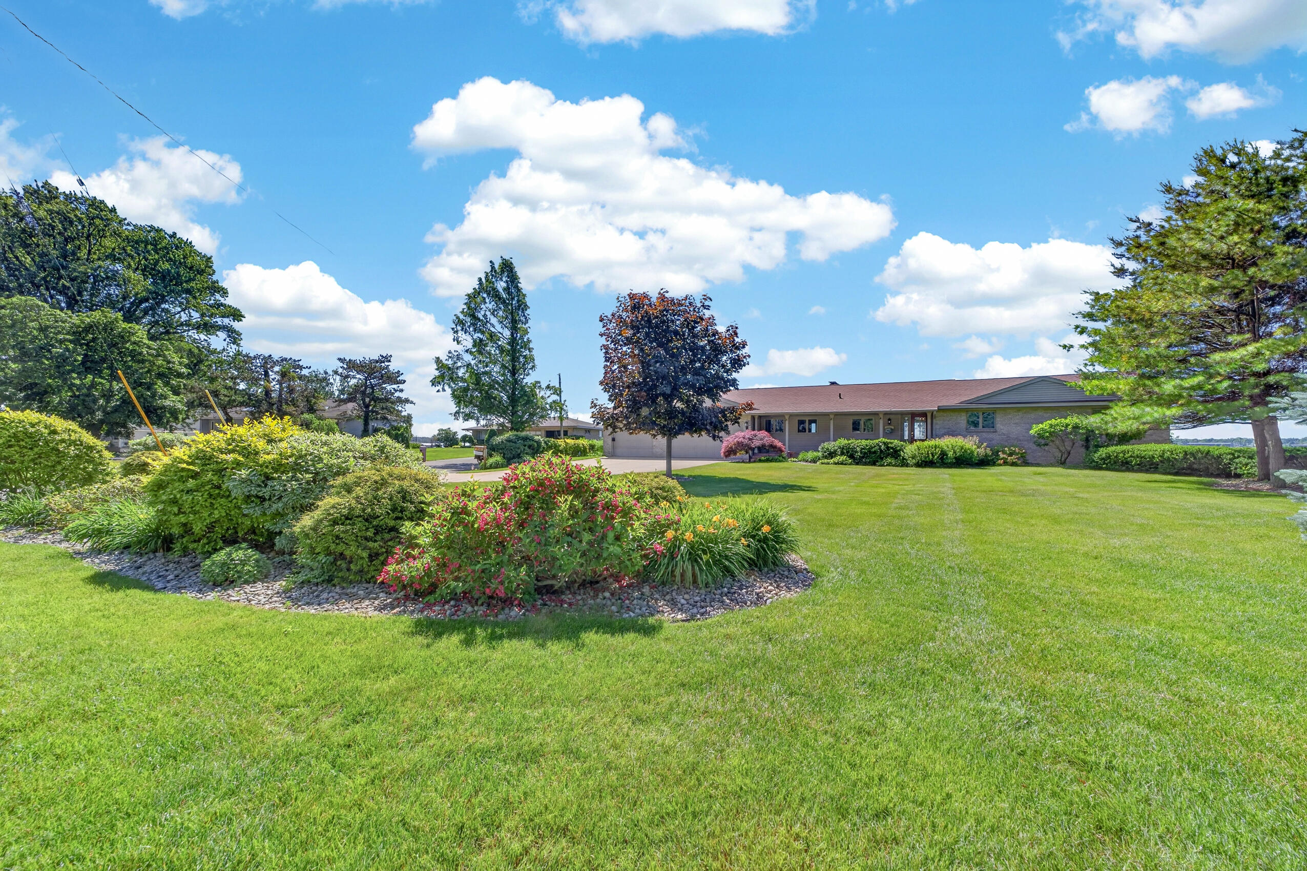 909 Tostenabe Lane