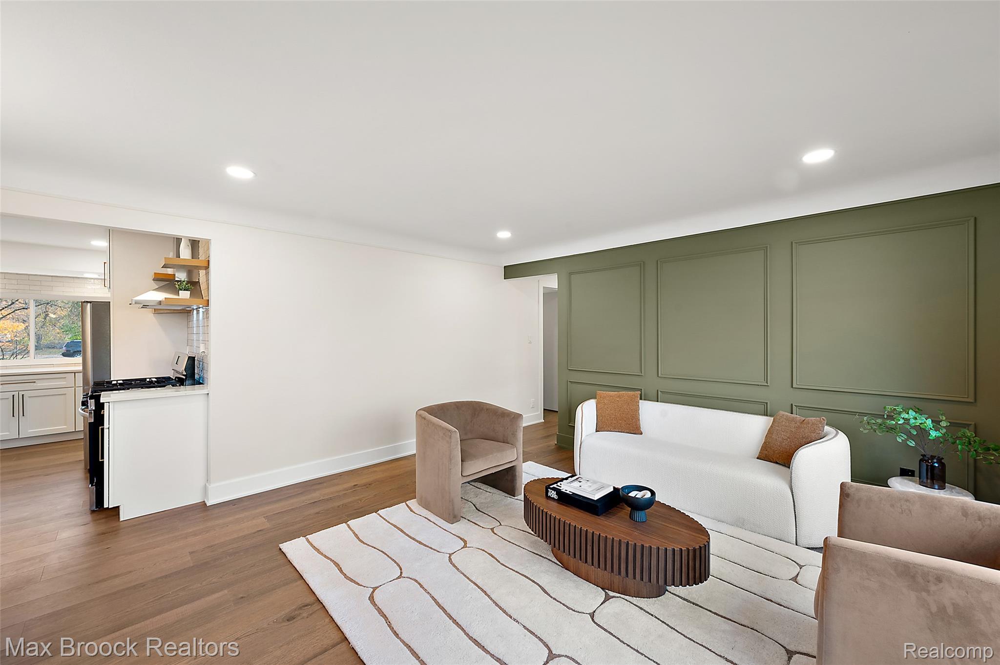 34909 W Chicago Street