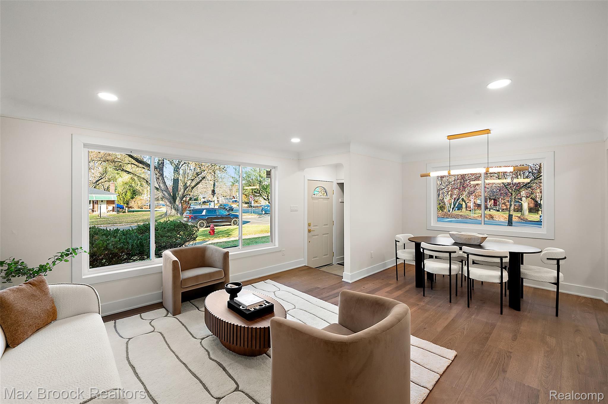 34909 W Chicago Street