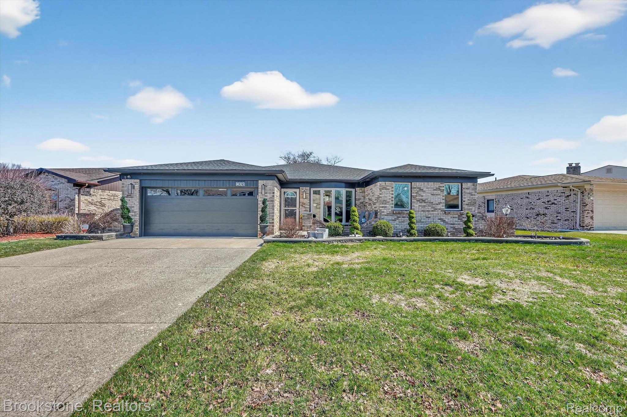 14327 Lakeshore Drive