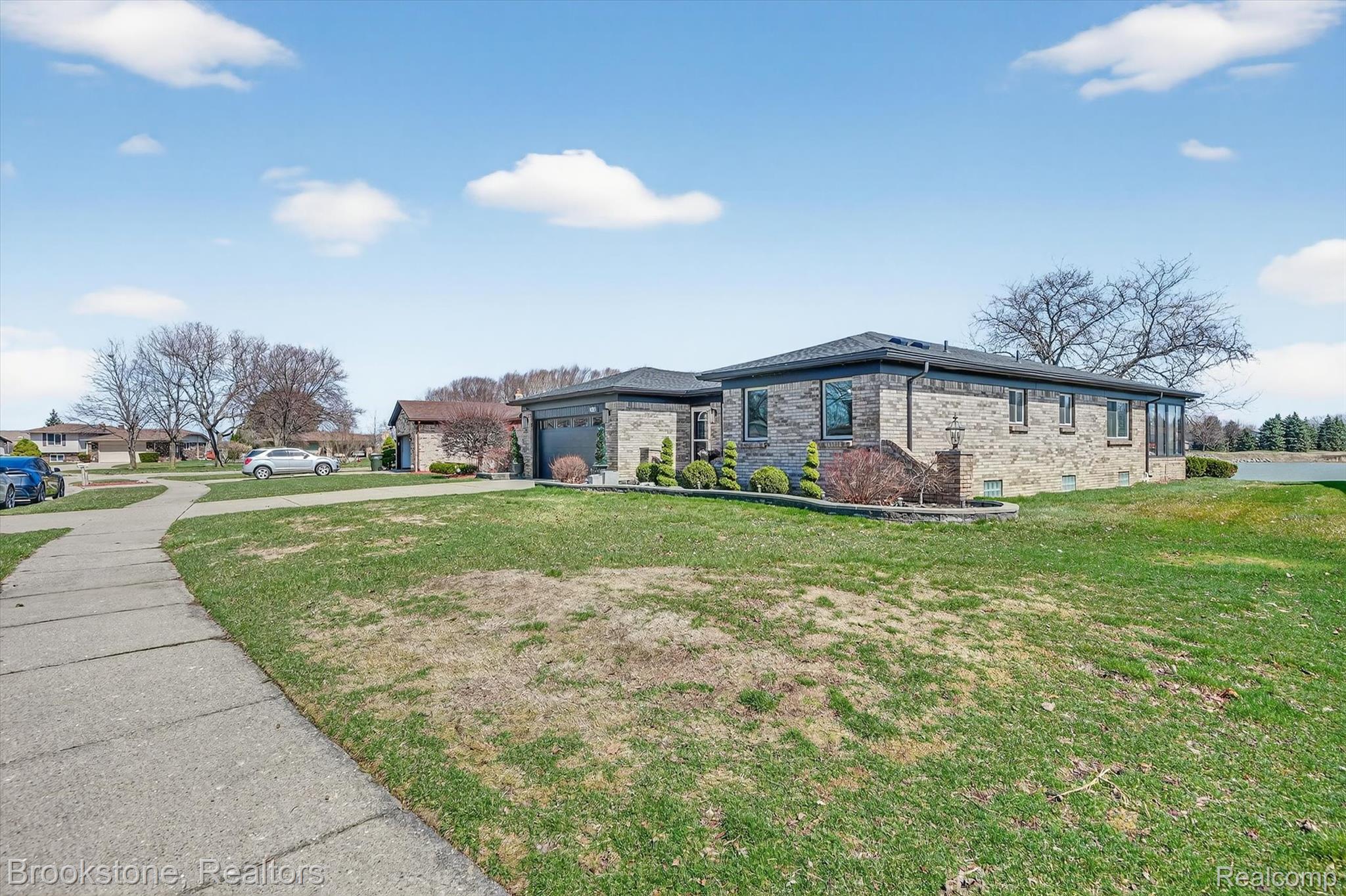 14327 Lakeshore Drive