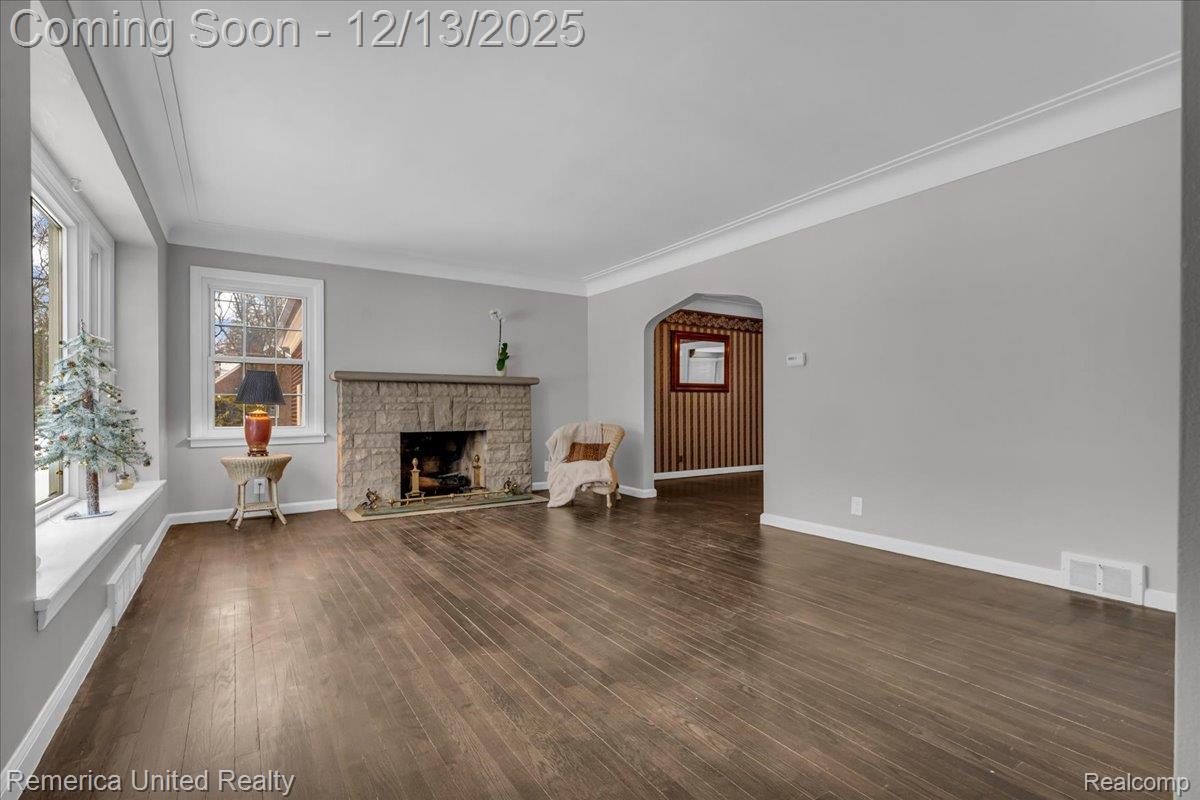 27510 California Drive SE