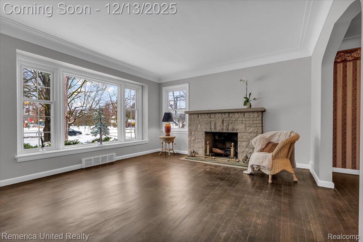 27510 California Drive SE