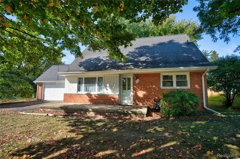 2496 Ketzler Drive Flint Charter Township MI 48507