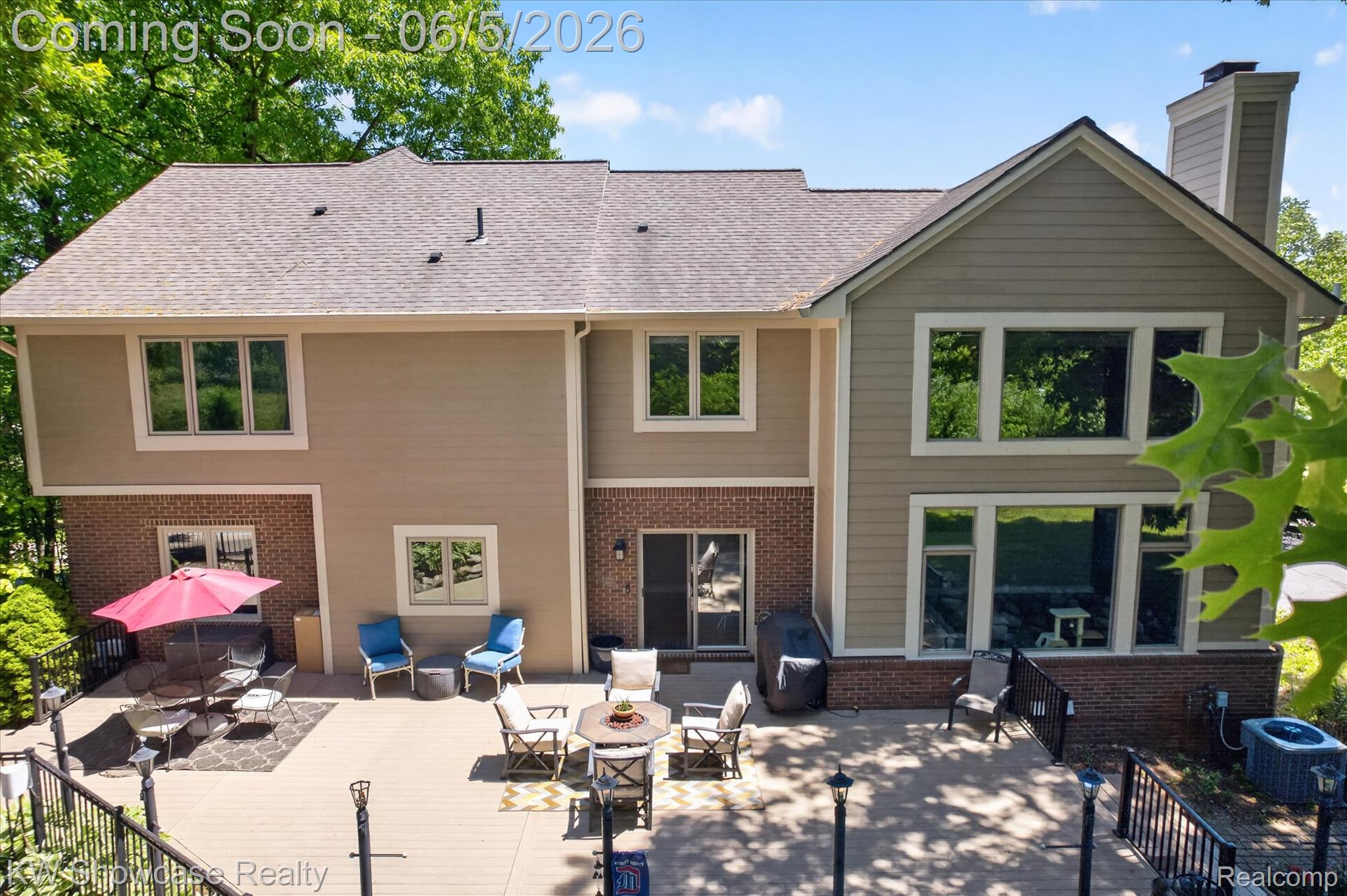 6220 Whispering Meadows Drive