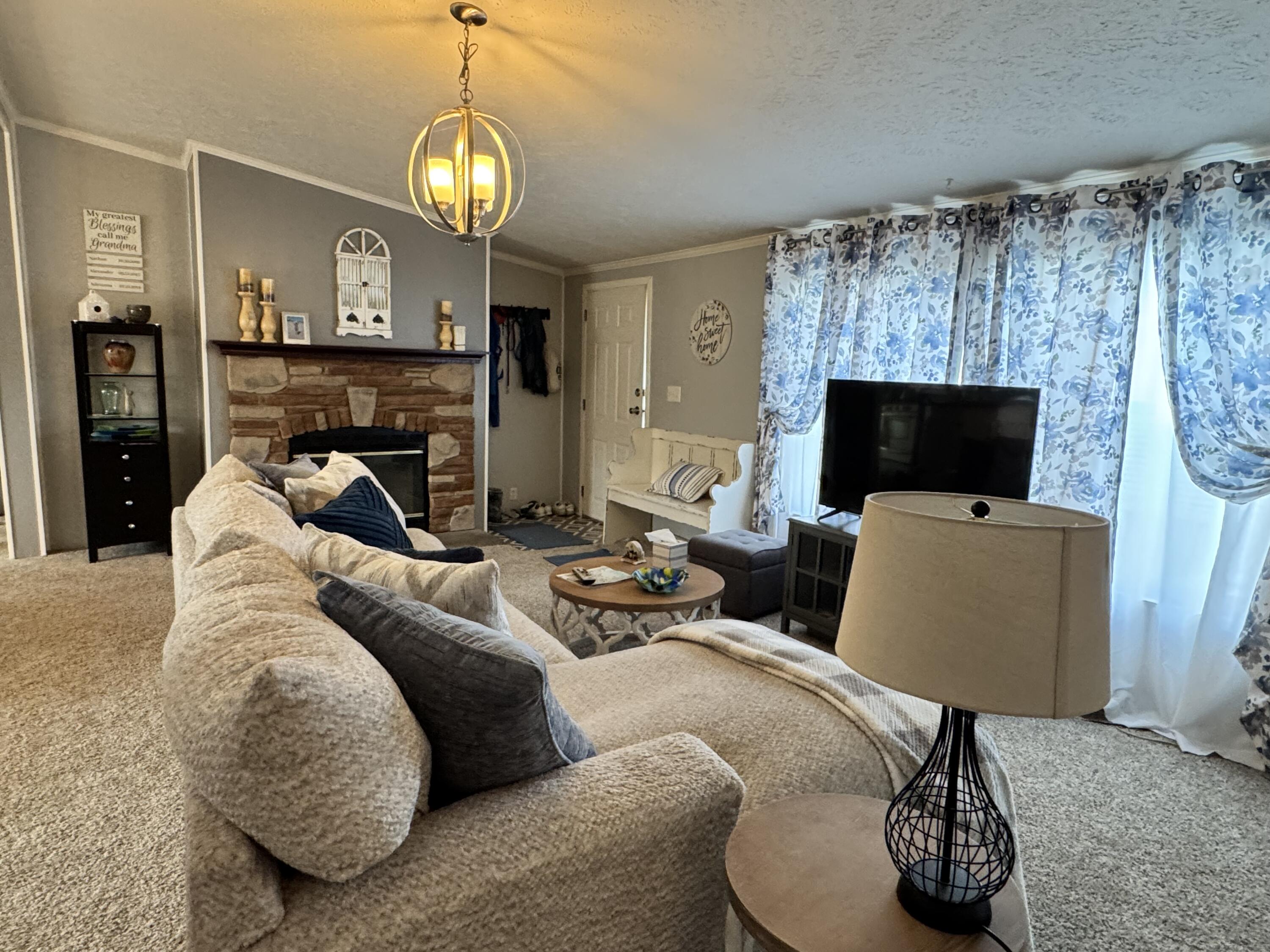 2835 S Wagner 176