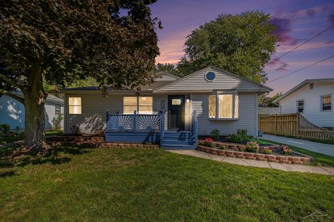 3628 SW Wyoming Avenue Wyoming City MI 49519