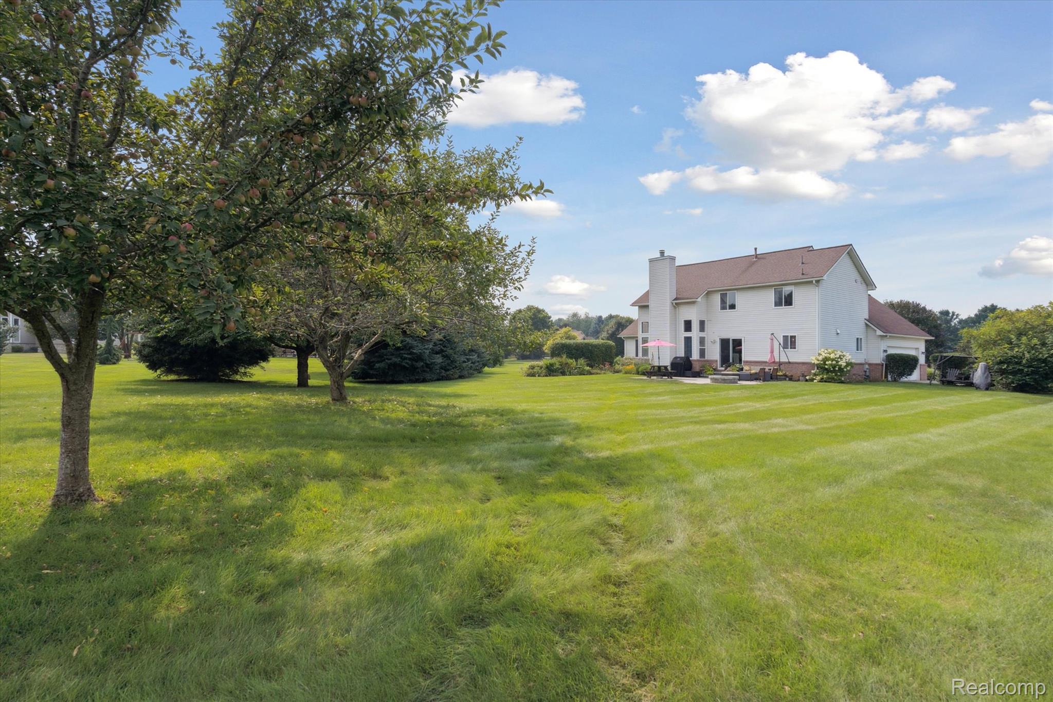 Brandon Charter Township, Michigan 48348, United States, 4 Bedrooms Bedrooms, ,3 BathroomsBathrooms,Residential,Pending,187687