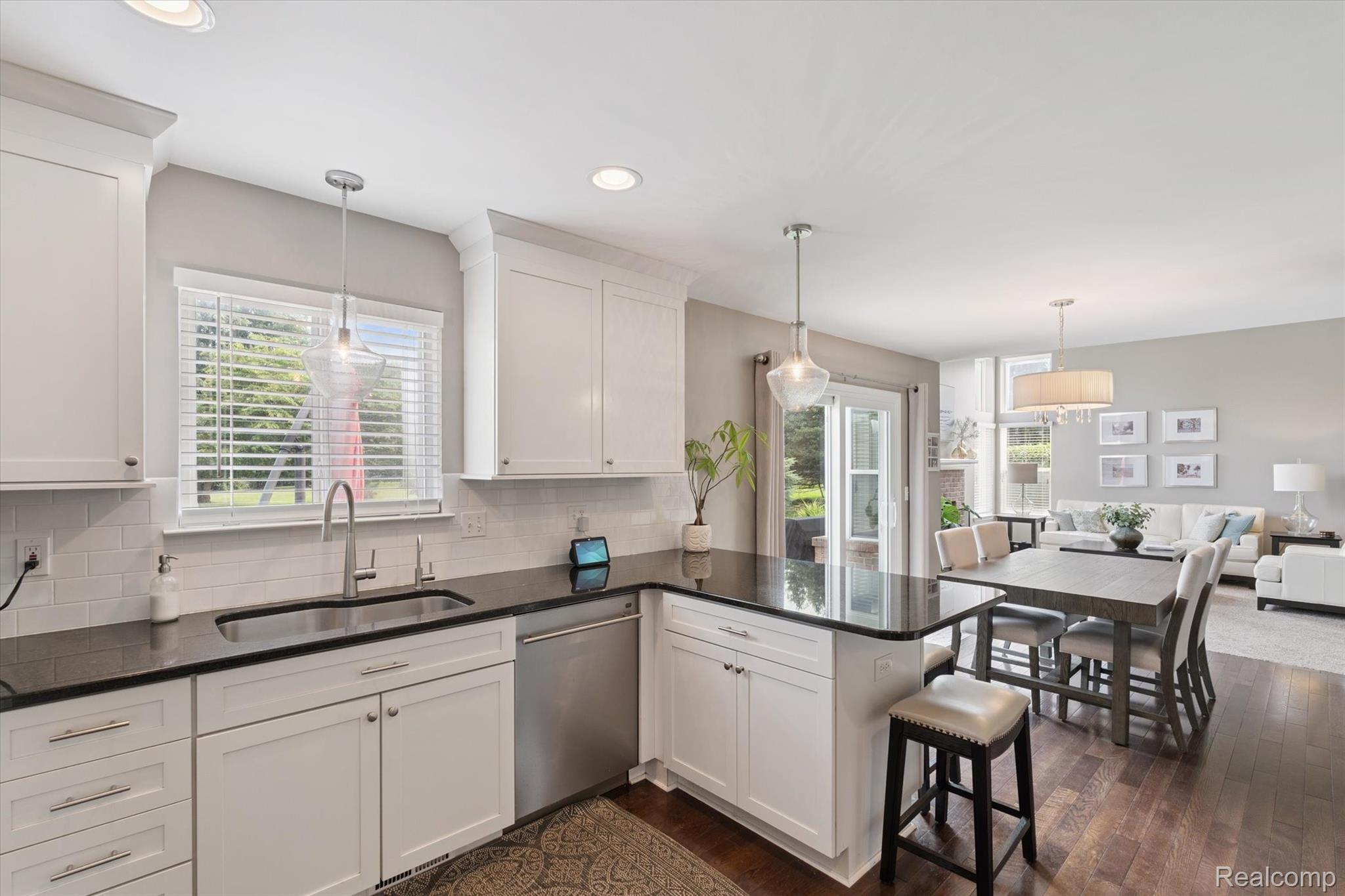 Brandon Charter Township, Michigan 48348, United States, 4 Bedrooms Bedrooms, ,3 BathroomsBathrooms,Residential,Pending,187687