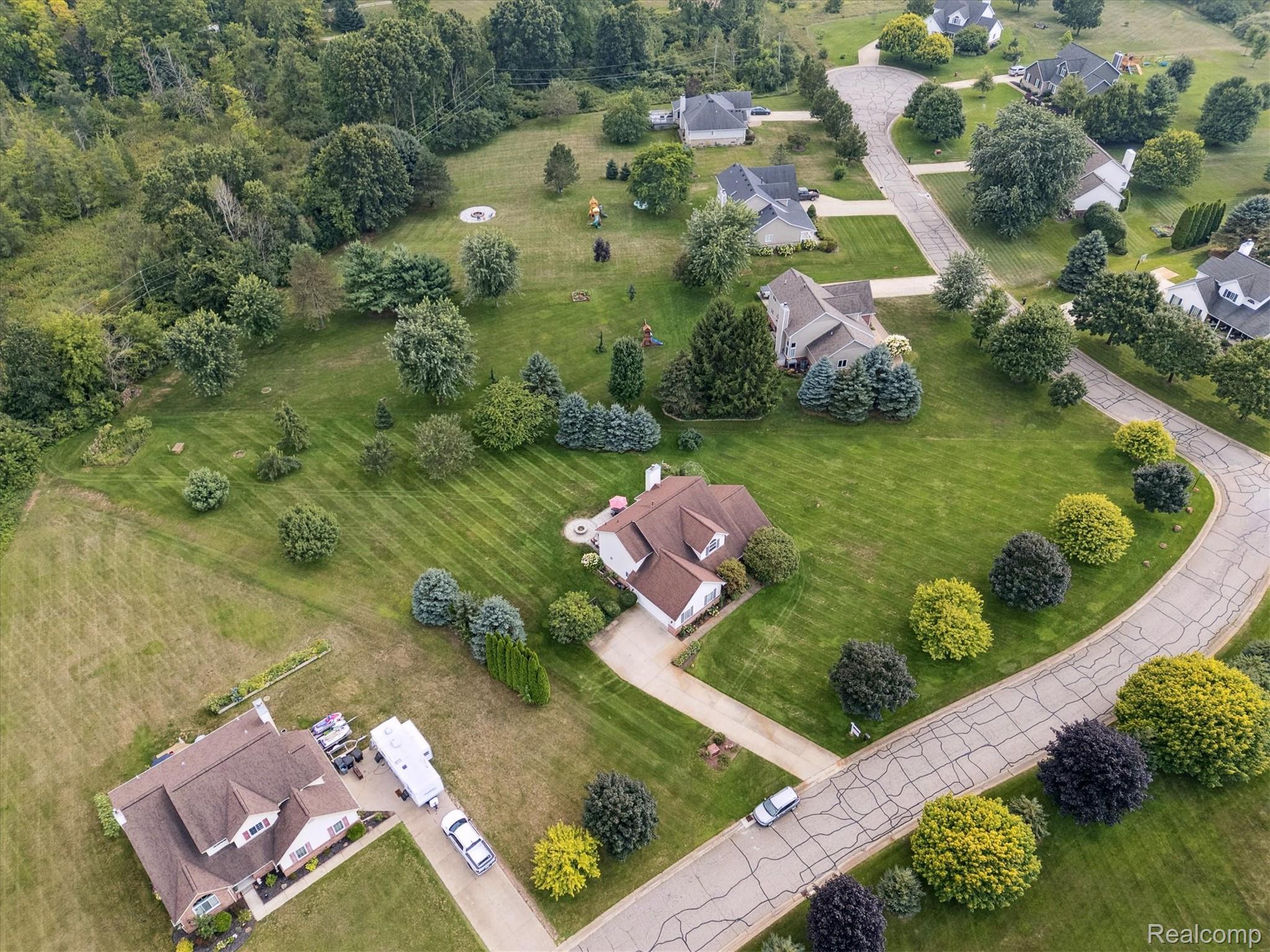 Brandon Charter Township, Michigan 48348, United States, 4 Bedrooms Bedrooms, ,3 BathroomsBathrooms,Residential,Pending,187687