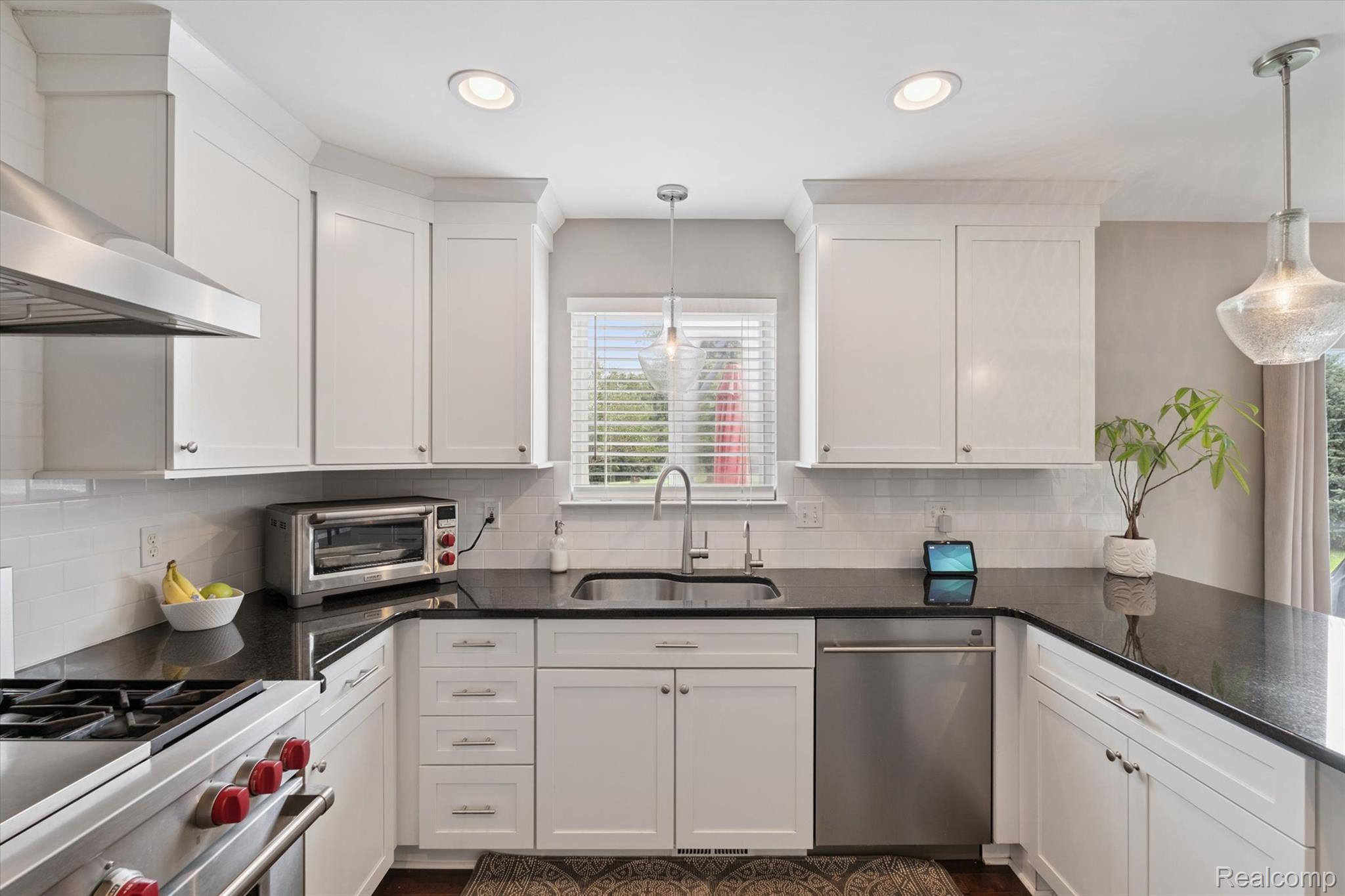 Brandon Charter Township, Michigan 48348, United States, 4 Bedrooms Bedrooms, ,3 BathroomsBathrooms,Residential,Pending,187687