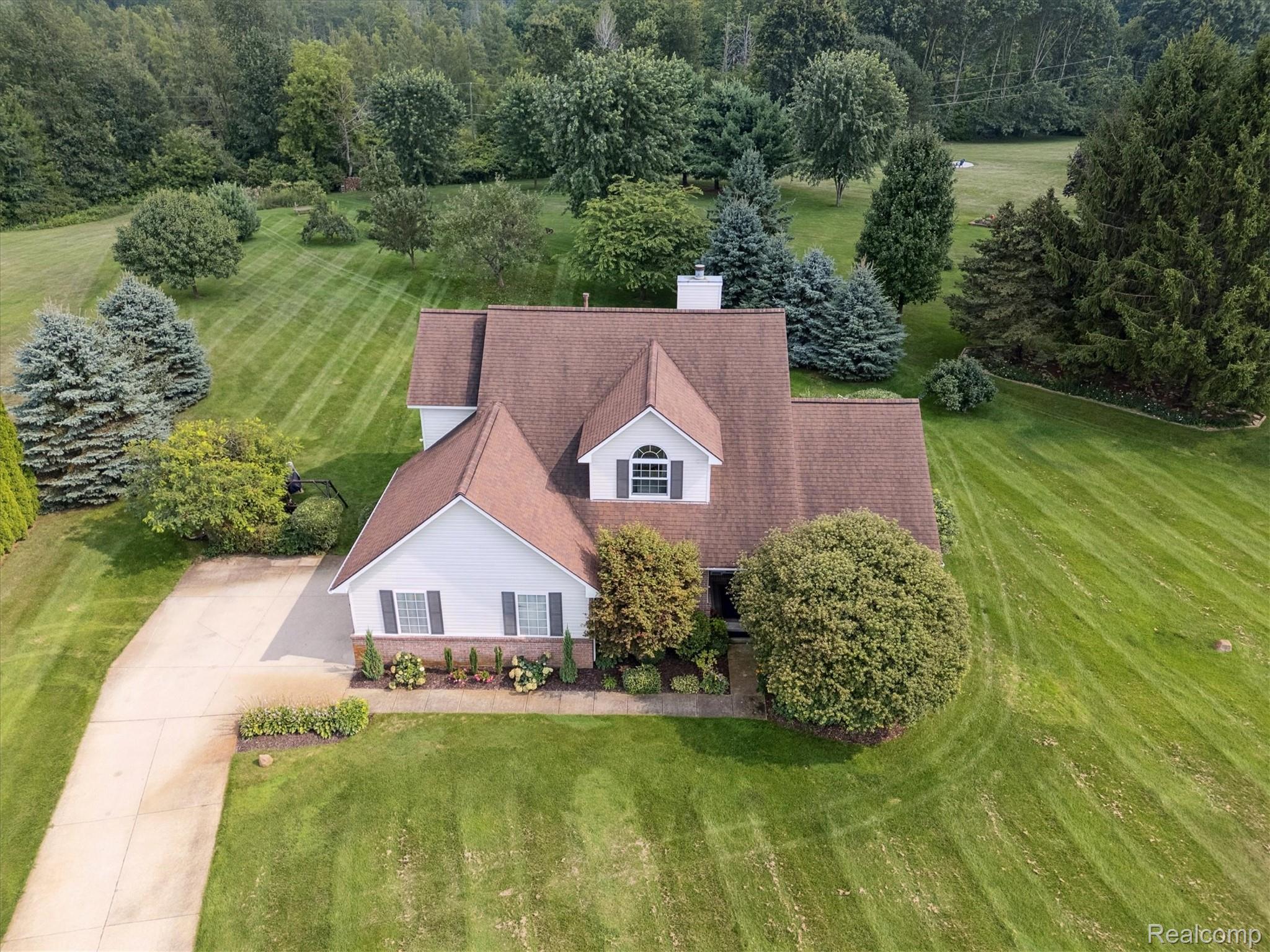 Brandon Charter Township, Michigan 48348, United States, 4 Bedrooms Bedrooms, ,3 BathroomsBathrooms,Residential,Pending,187687