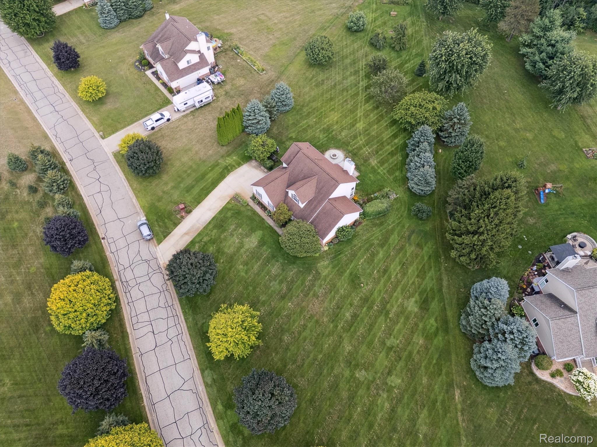 Brandon Charter Township, Michigan 48348, United States, 4 Bedrooms Bedrooms, ,3 BathroomsBathrooms,Residential,Pending,187687