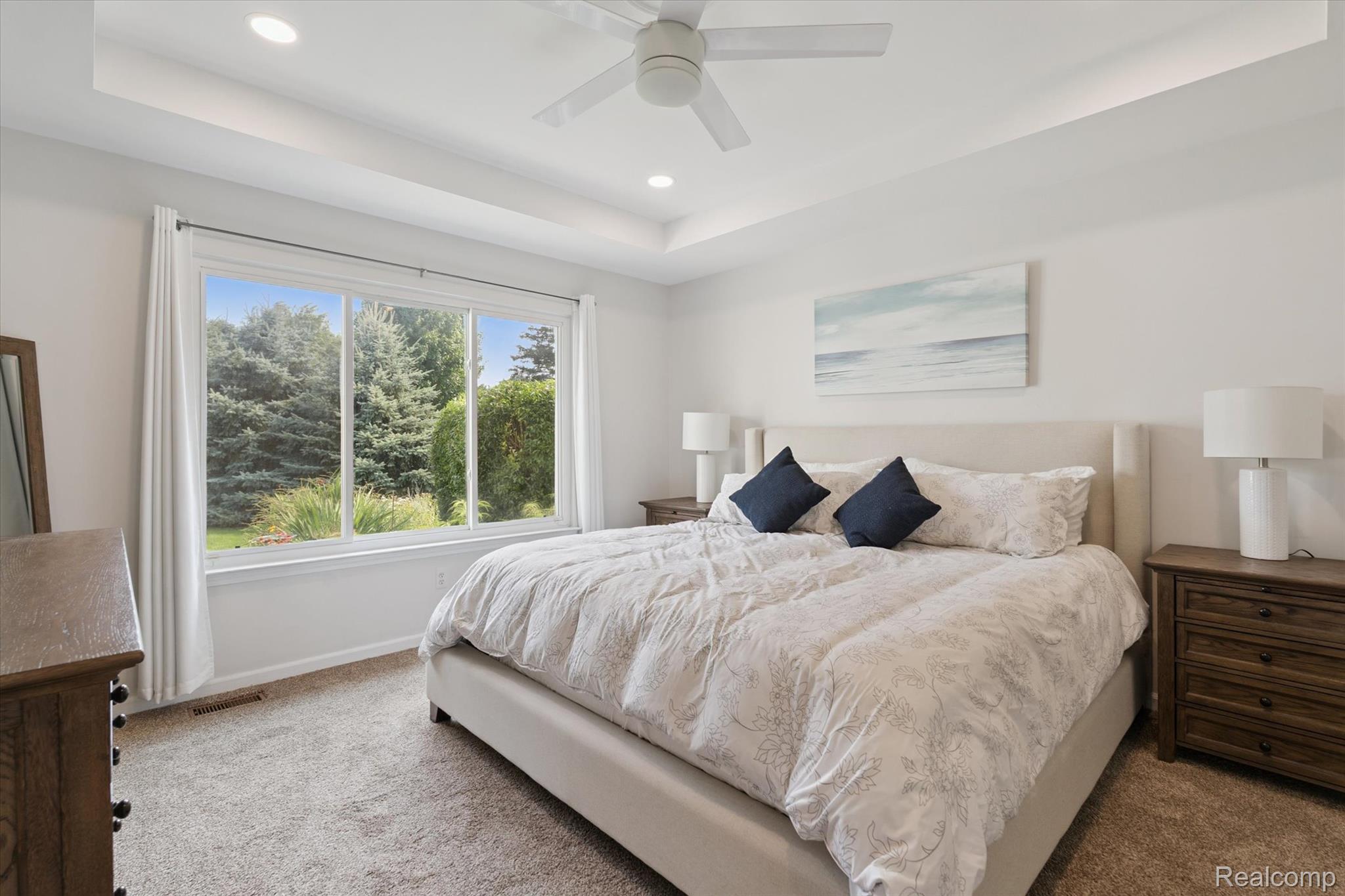 Brandon Charter Township, Michigan 48348, United States, 4 Bedrooms Bedrooms, ,3 BathroomsBathrooms,Residential,Pending,187687