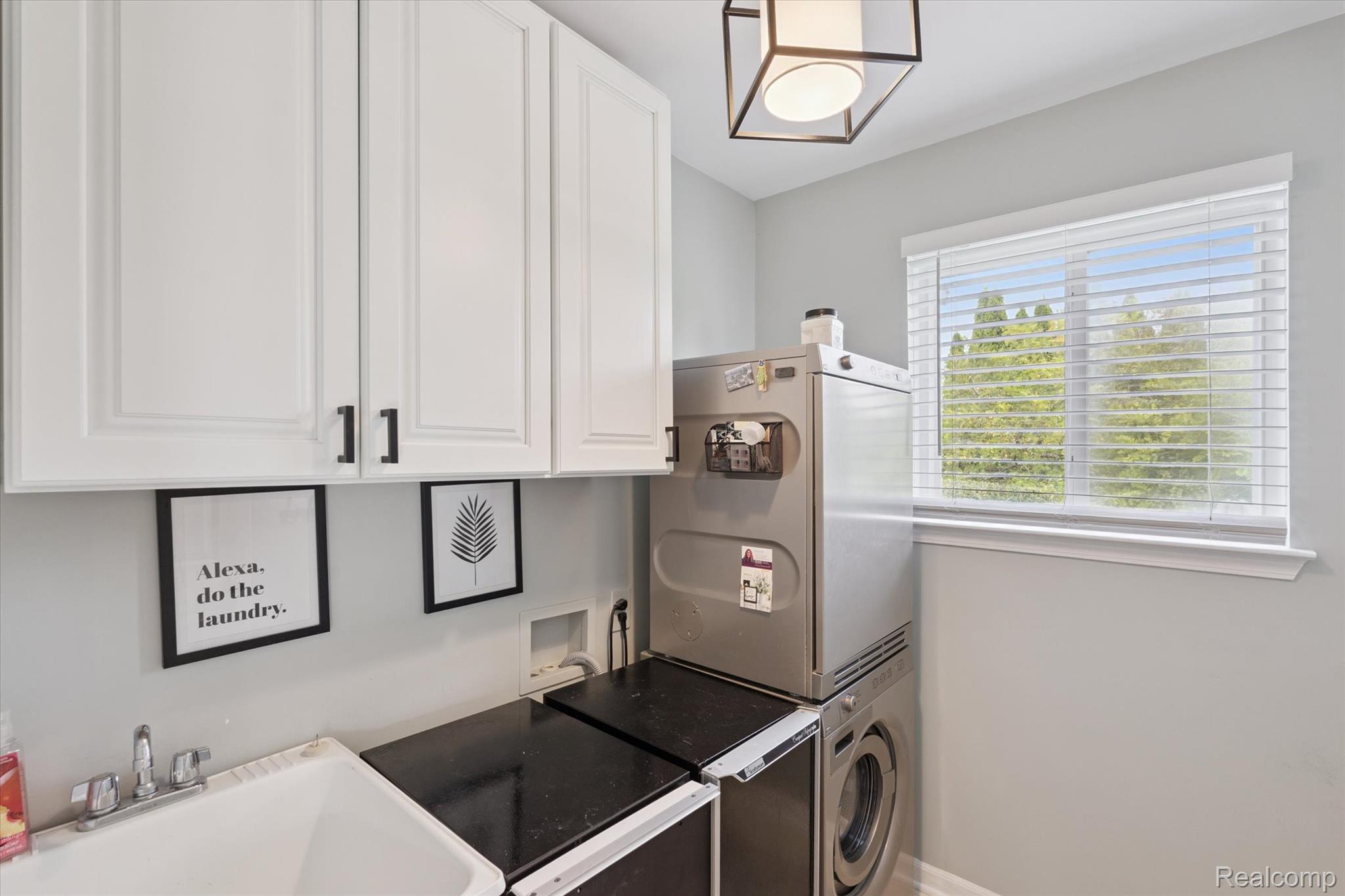 Brandon Charter Township, Michigan 48348, United States, 4 Bedrooms Bedrooms, ,3 BathroomsBathrooms,Residential,Pending,187687