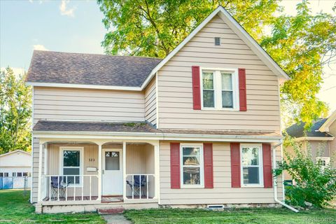 323 Turrill Avenue Lapeer City MI 48446