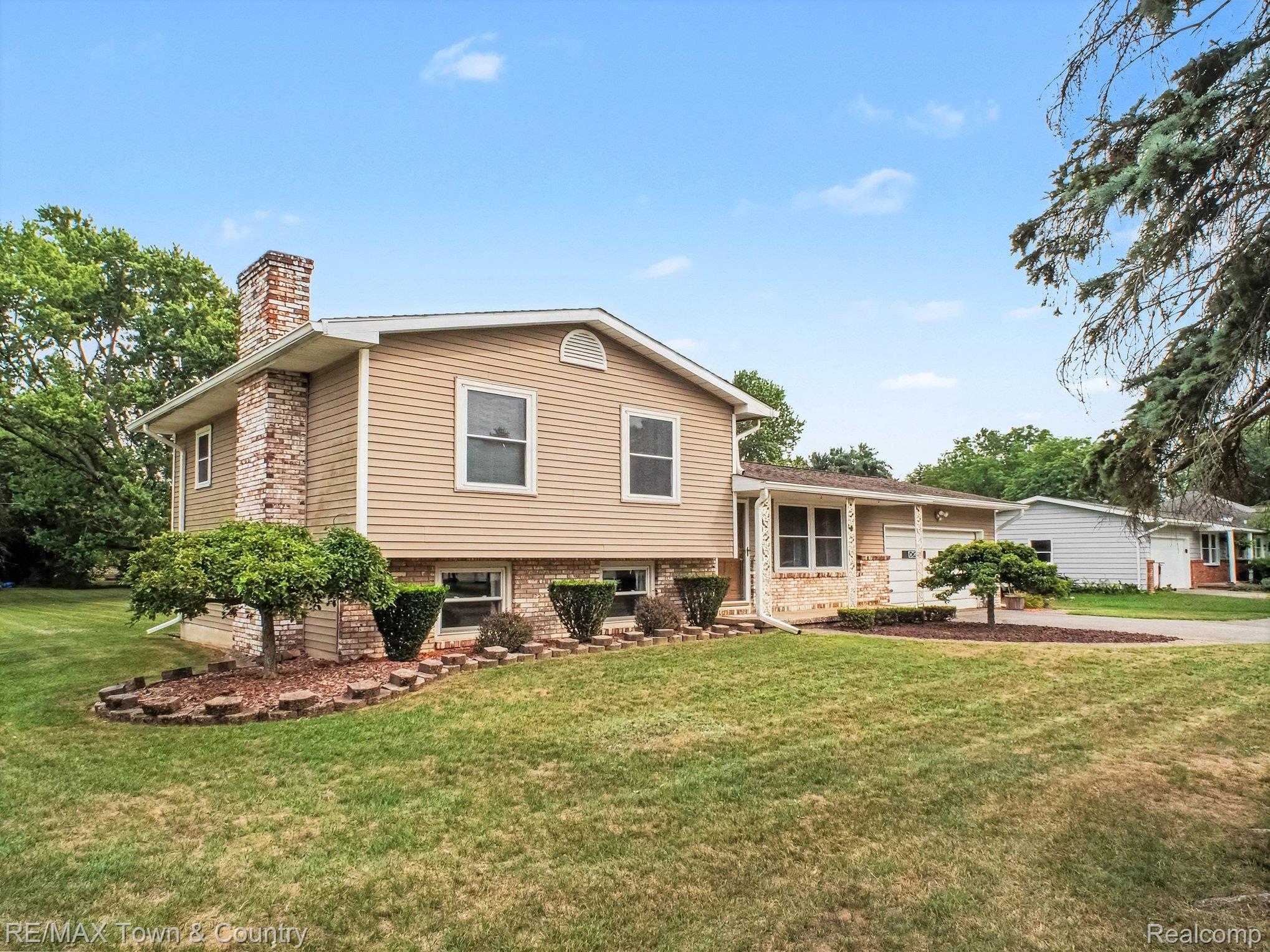 5430 River Ridge Drive