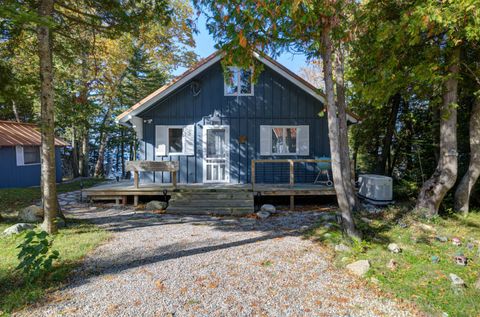 14827 N Cathead Bay Drive Leelanau Township MI 49670