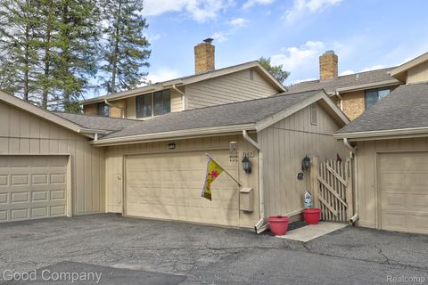 7105 Pebble Park Drive West Bloomfield Charter Township MI 48322