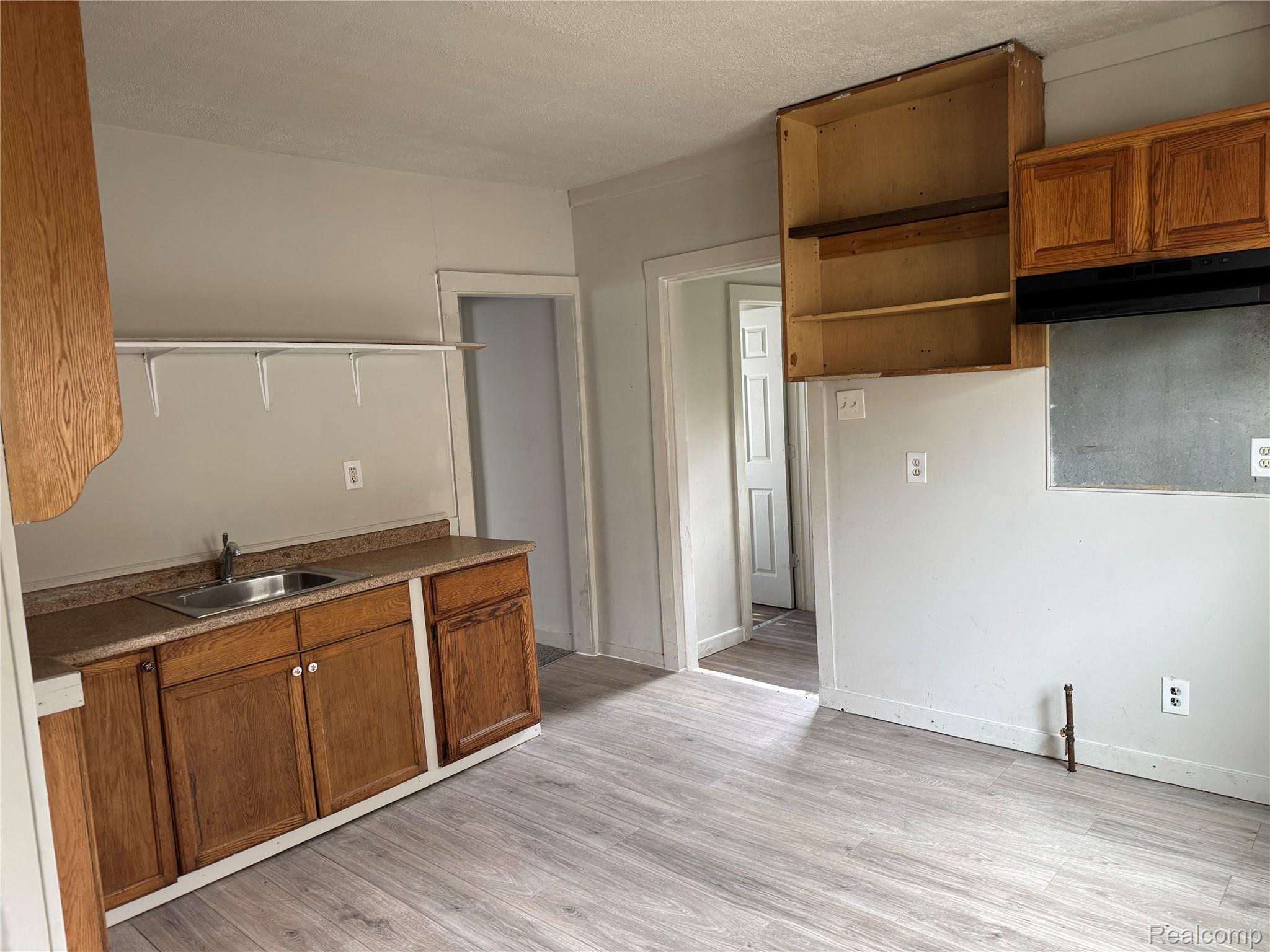 6490 Rosemont Avenue