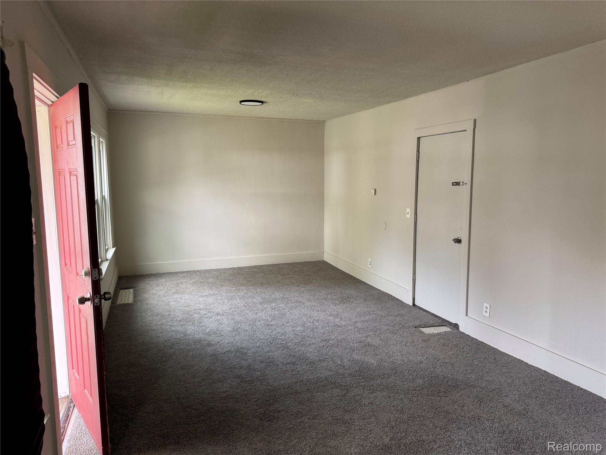 6490 Rosemont Avenue