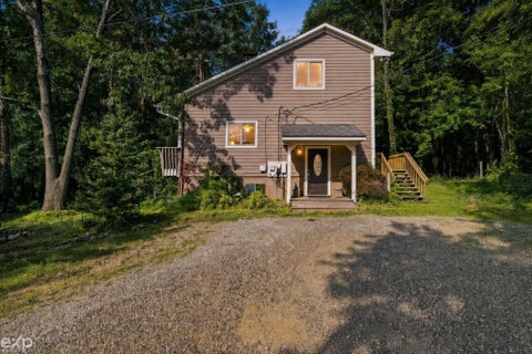 Photo of 535 Goldengate Street, Lake Orion Village, MI 48362 (MLS # 58050220952)