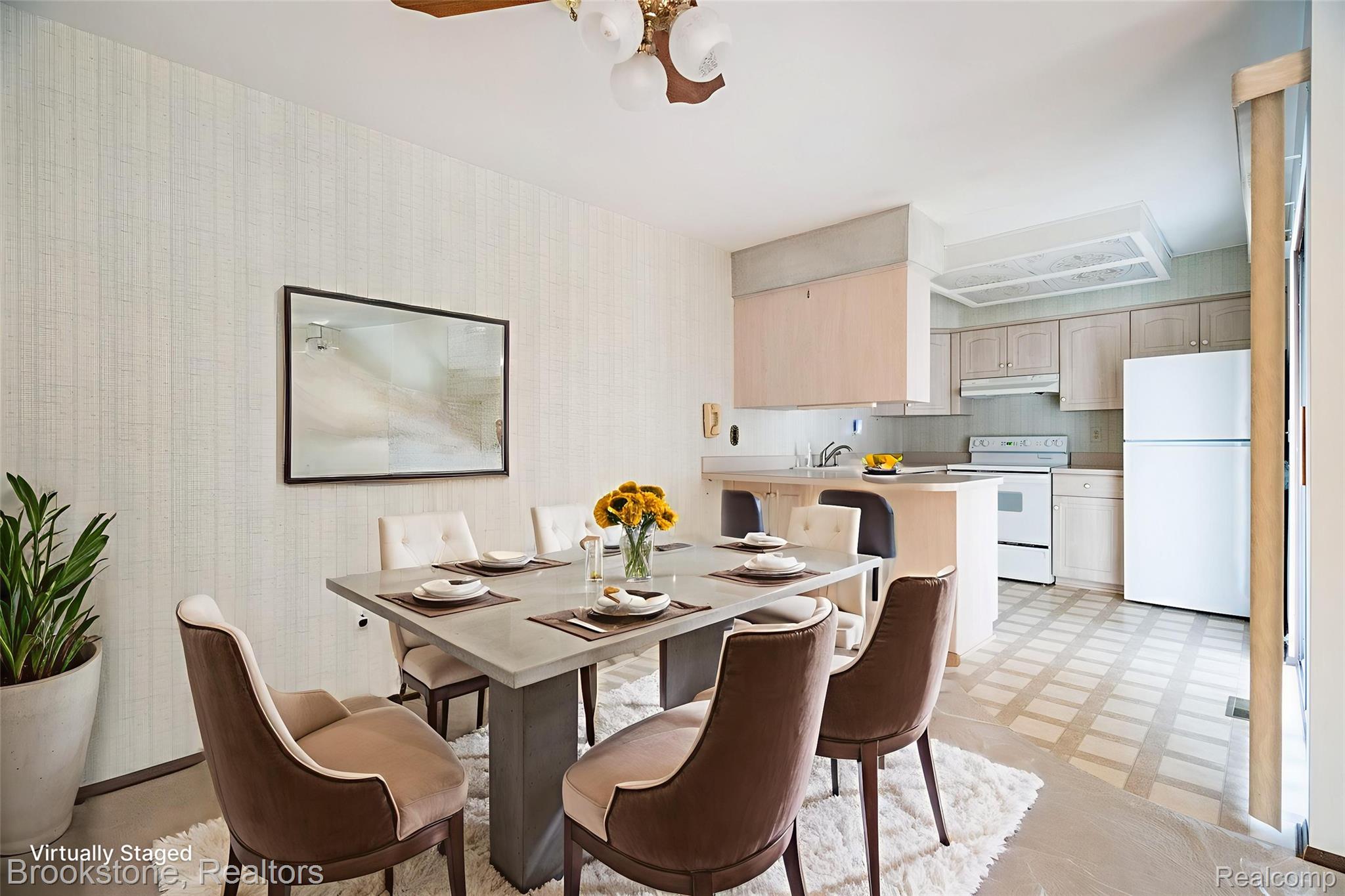 2808 Roundtree Drive