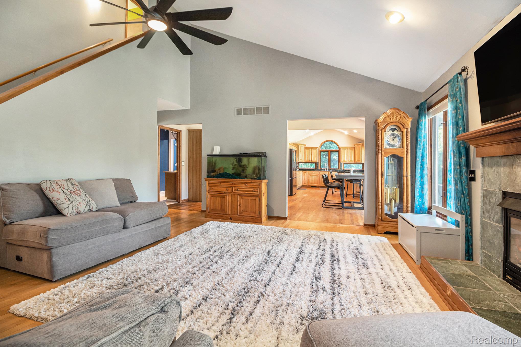 7360 Ellingrove Drive