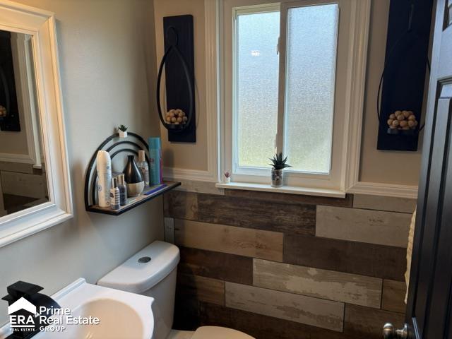 5521 Meadowcrest Drive