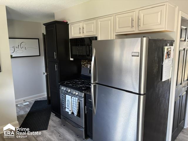 5521 Meadowcrest Drive