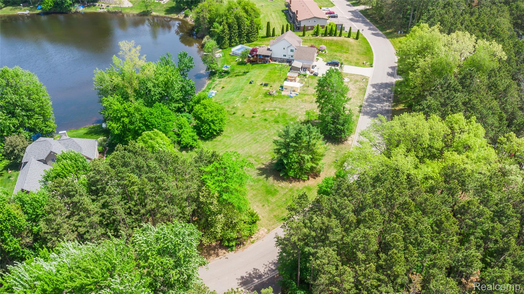 9076 Pineview Lake Court