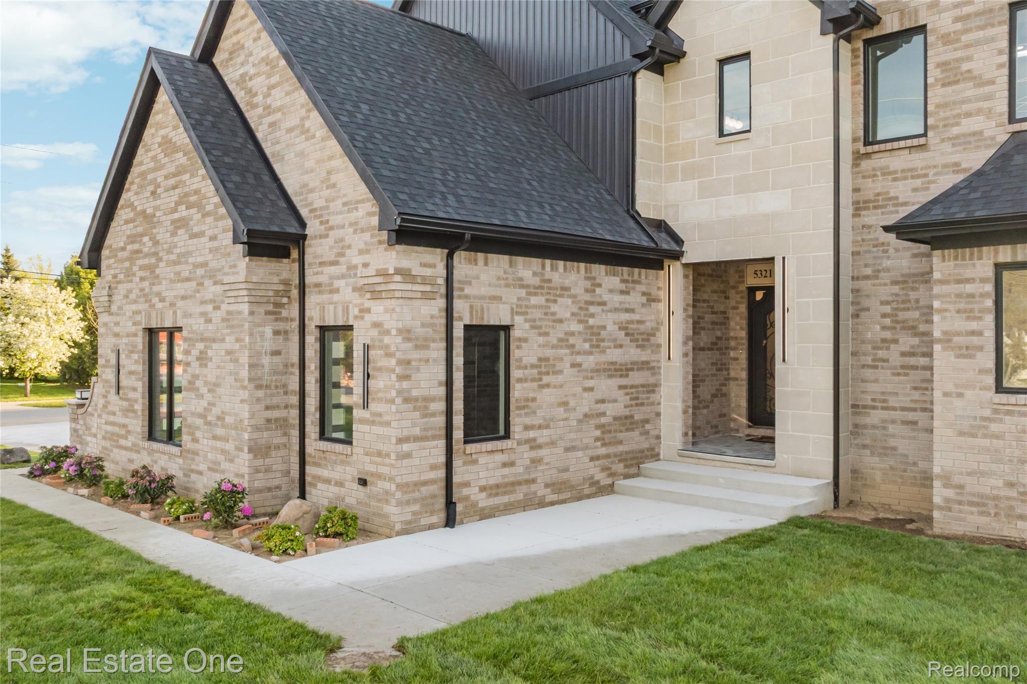 5321 Rochester Road