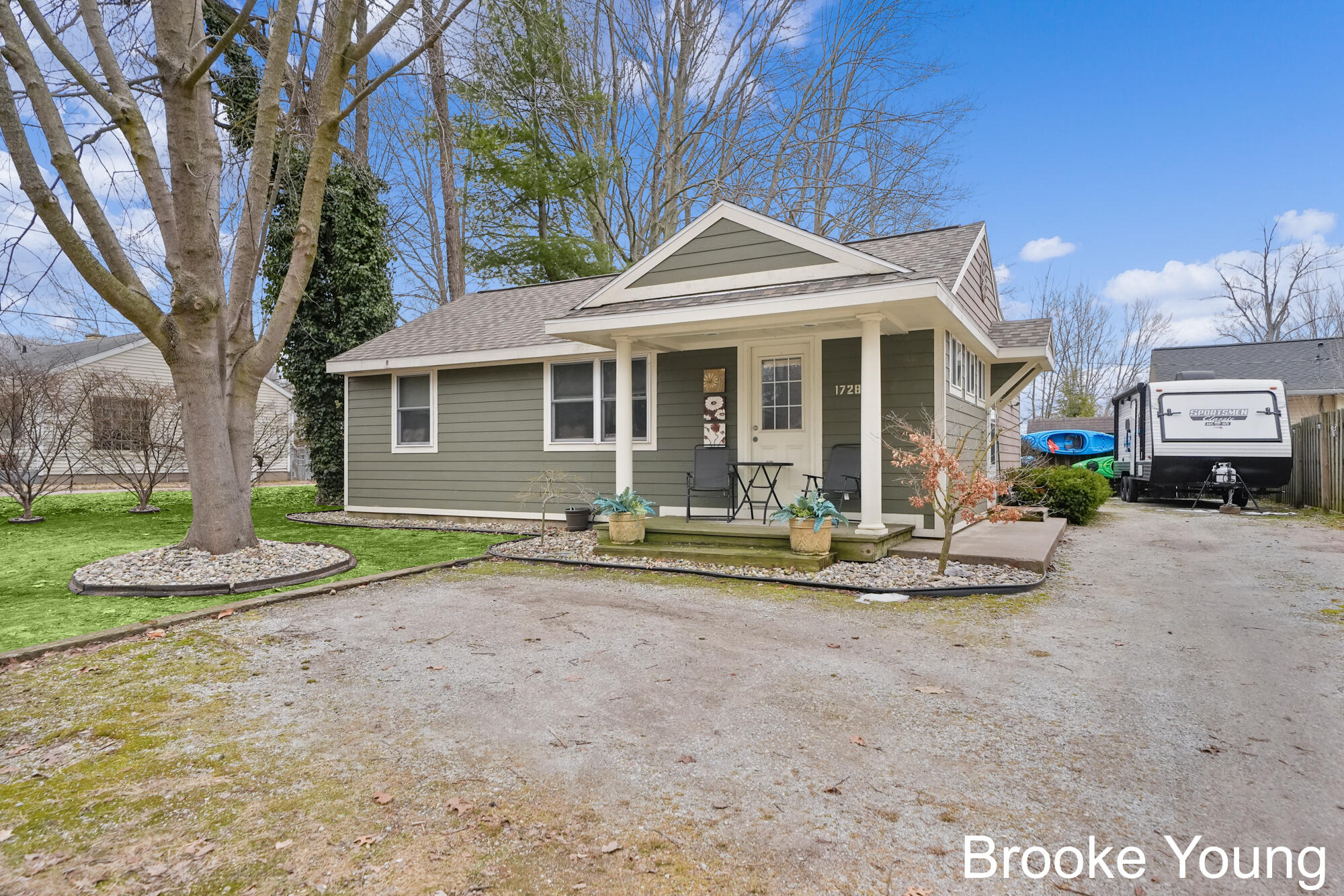 17288 W Spring Lake Road