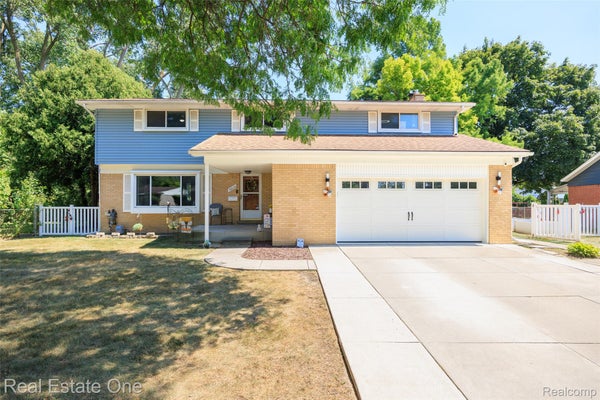 14012 SUNSET ST, LIVONIA, MI 48154 - Image a48a7955df30356d11bb442cf9eaf270/2340258669