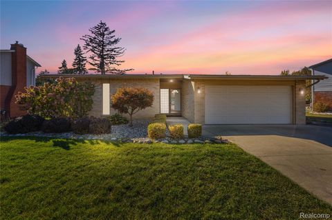 29281 Stellamar Drive Southfield City MI 48076