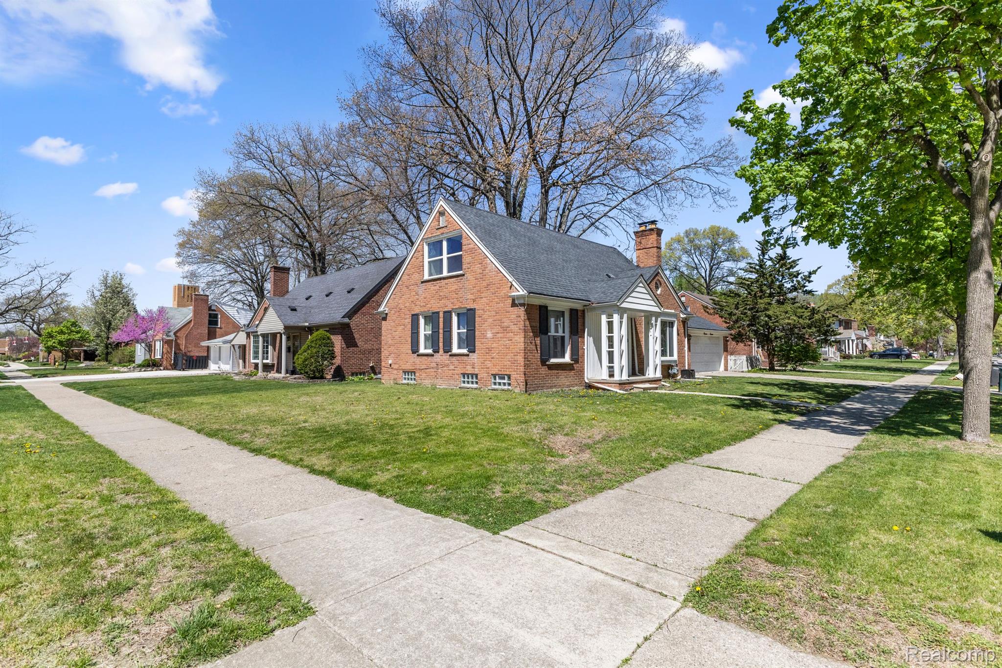 1111 N FRANKLIN Street