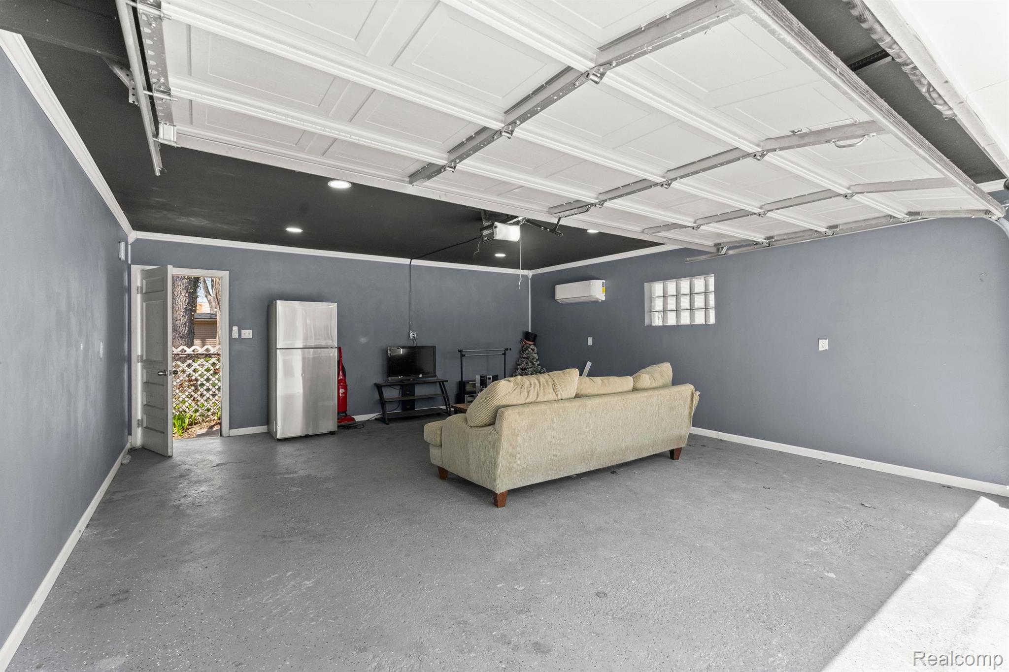 1111 N FRANKLIN Street